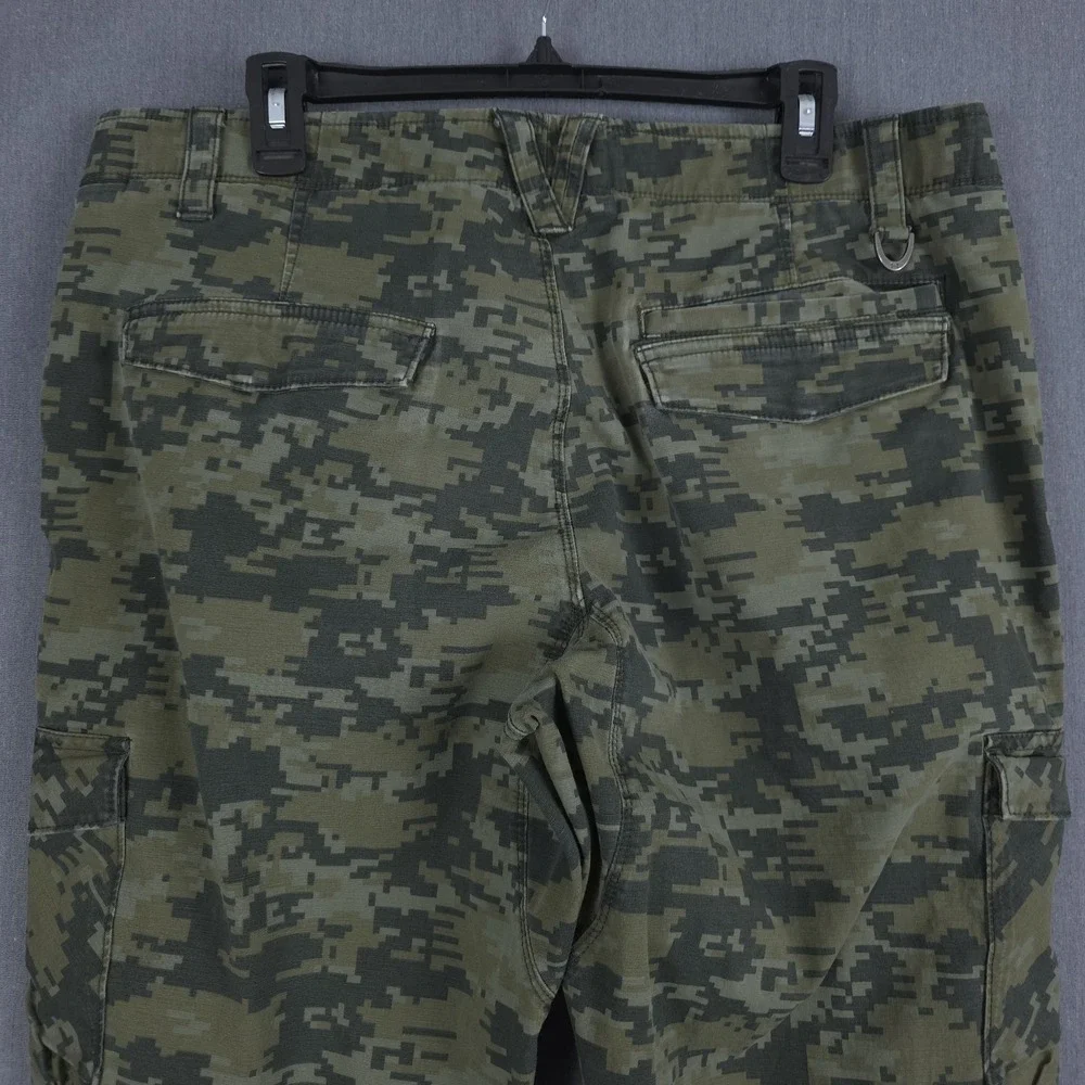Under Armour‎ Cargo Pants Mens 38x32 (Fits 37x30) Digital Camo Tactical Military
